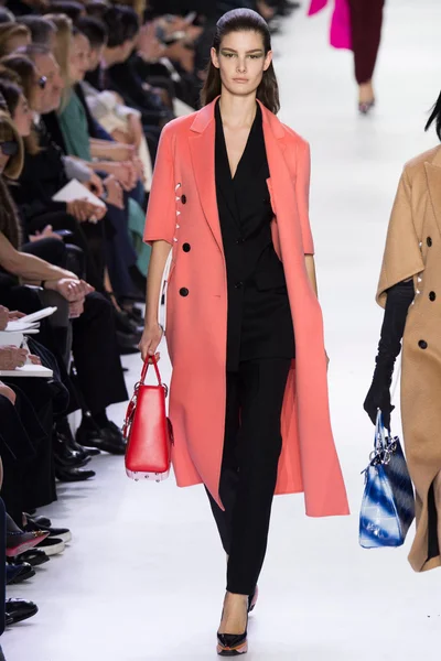 Look 5